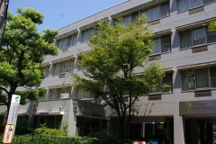 Photo of school building 