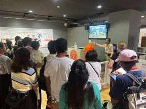 Participants visiting Sona Area Tokyo