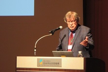 Dr.Jone Dirkx