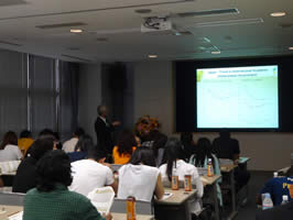 第1回国際塾の様子