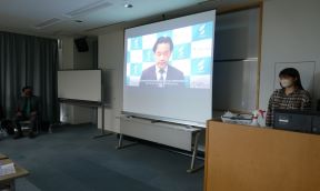 ビデオレターによるJASSOの開会挨拶（次長太田）