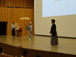 第31回国際塾　歌舞伎役者の演技の様子