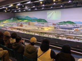 鉄道ジオラマ実演の様子